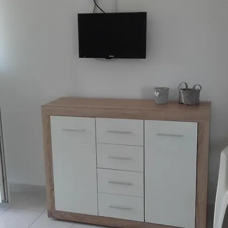 Apartment Mendula 1 *